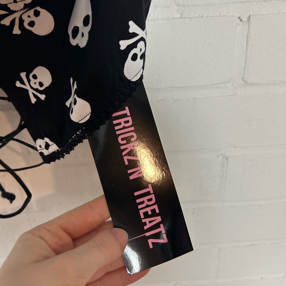 NWT Trick N Treats Dollskill Corset Front Skull Crop Top - Picture 6 of 7